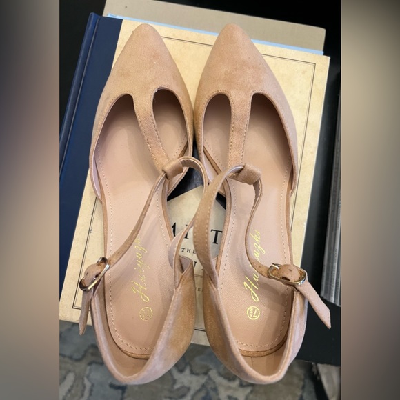 T-Strap Pumps by Huiyuzhi - Picture 6 of 7